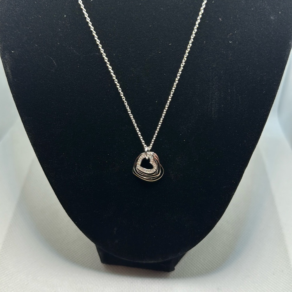 NWT Sterling Silver Heart Necklace 🤍